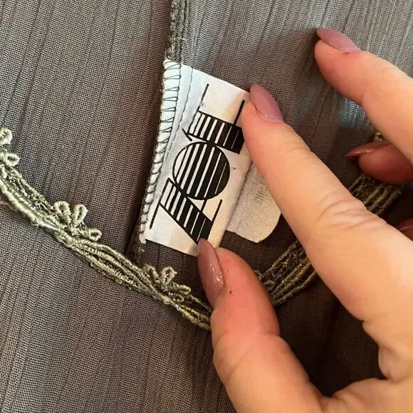 Vintage 70s/80s crinkle fabric sage green midi dress lace hem - Picture 9 of 10